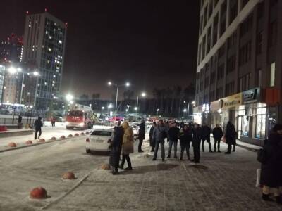 В Екатеринбурге грабитель ночью поджог 26-этажный дом, пытаясь скрыться от полиции
