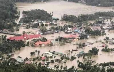 Филиппины накрыл мощный тайфун: пострадали сотни тысяч людей