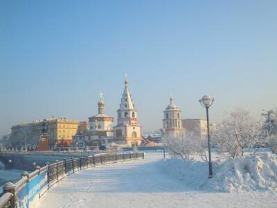 На грядущих выходных в Иркутской области ожидается усиление ветра и снегопад