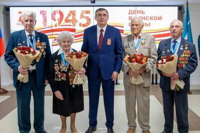 Три ветерана стали почетными гражданами Сахалинской области