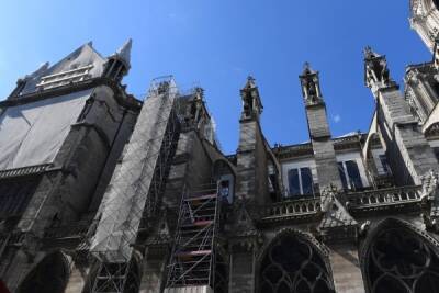 Во Франции приступили к реставрации шпиля Собора Парижской Богоматери