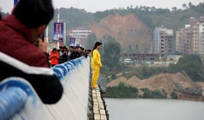 Искусственный интеллект начал вычислять самоубийц на мостах в Сеуле