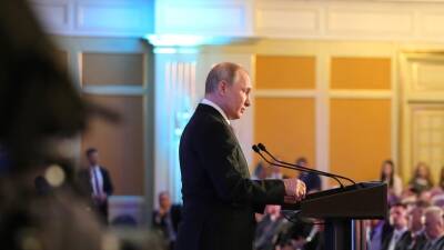 Путин принимает участие в пленарном заседании съезда РСПП