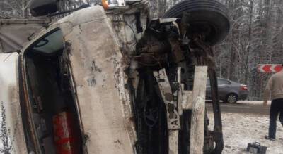 При столкновении автомобиля ГНР и фуры в Шумерлинском районе погиб человек