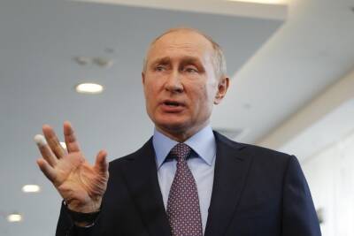 Путин призвал россиян не забывать о коронавирусе после новогодних тостов