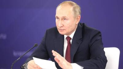 Владимир Путин: реальные зарплаты растут в России