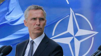 Генсек НАТО пообещал пристально следить за воображаемым вторжением РФ на Украину