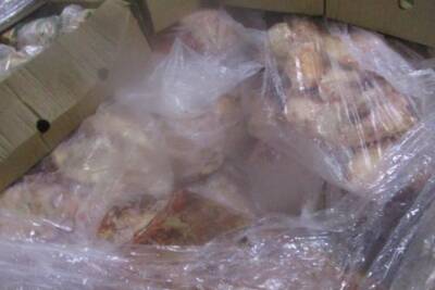Автомобиль с 8,5 тоннами белорусского мяса развернули обратно на границе с Псковской областью
