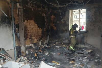 При взрыве газа в здании медколледжа в Махачкале пострадала женщина