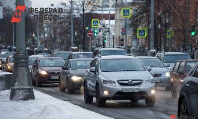 Водители Челябинска встали в девятибалльных пробках