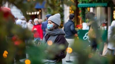 «Омикрон» в Германии: что означают новые цифры для Рождества