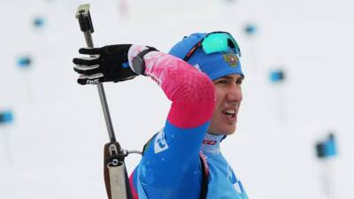 Латыпов завоевал серебро в спринте на этапе КМ по биатлону в Анси