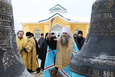 Колокола для звонницы Александро-Невского собора освятили в Нижнем Новгороде