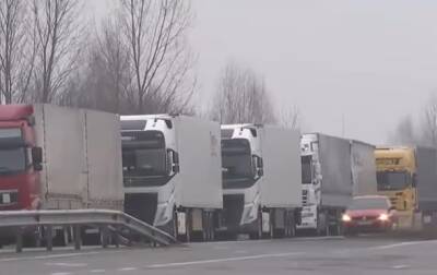 На границе с Польшей застряли 500 грузовиков
