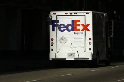 FedEx и Winnebago выросли на премаркете, Oracle, Darden, Rician упали - smartmoney.one - Reuters