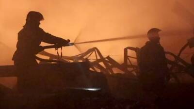 Звено пожарных потерялось при тушении строящегося корвета в Петербурге