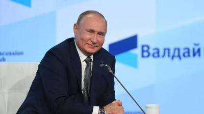 Песков рассказал о реакции Путина на теорию о своих «двойниках»