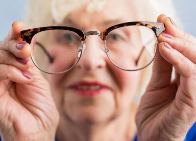 Британские ученые нашли простой способ улучшить зрение в пожилом возрасте