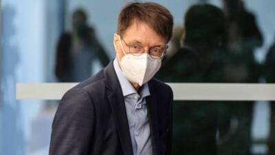 Пятой волны не избежать: министр здравоохранения Германии обеспокоен распространением «Омикрона»