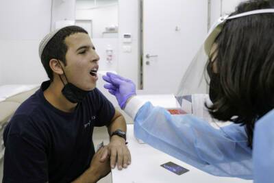 «Омикрон» в Израиле: 438 инфицированных, ни одного тяжелого случая
