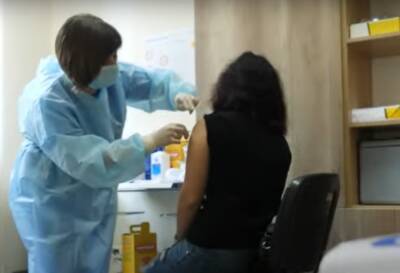 Вакцинация набирает обороты, в Минздраве приняли жесткое решение: кого не пустят на работу без прививки