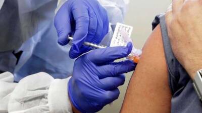Эффективность разных типов вакцин против коронавируса оценили в ВОЗ