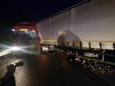В Башкирии столкнувшиеся грузовики перекрыли трассу