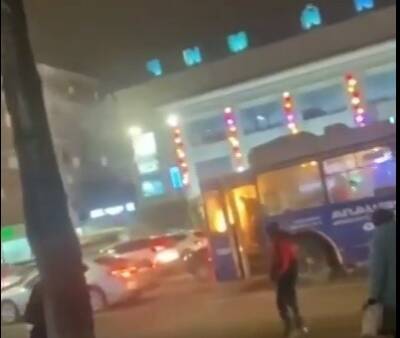 В Челябинске загорелся троллейбус с пассажирами