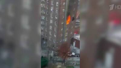 В Нью-Йорке подростки смогли выбраться из пылающего многоэтажного здания