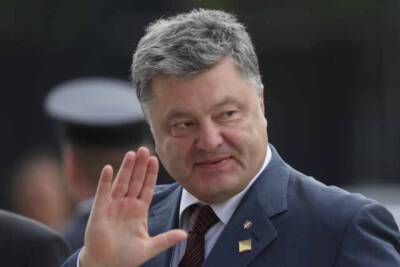 Порошенко сбежал с Украины после неудачной попытки ГБР вручить ему повестку