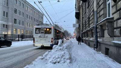 Петербуржцы отказываются от автобусов и троллейбусов из-за транспортных проблем города