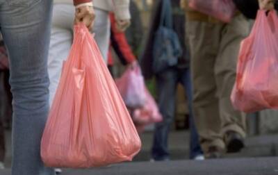 Запрет на пластиковые пакеты в Украине приведет к росту цен на товары