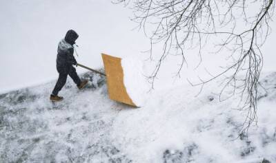 Снег убрать или детский сад построить: мэр Риги в раздумьях