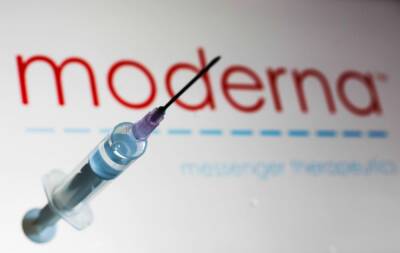 Moderna сообщила, что на производство вакцины от омикрон-штамма нужно меньше трех месяцев