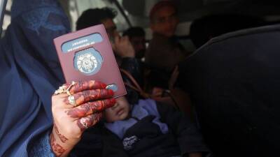 Талибы вновь будут выдавать паспорта