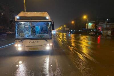 На юге Волгограда автобус сбил 40-летнего мужчину на переходе