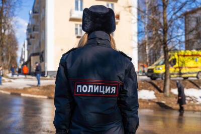 На заправке под Тверью житель Ногинска украл у москвича дорогой телефон