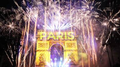 Жан Кастекс - В Париже отменили новогодний фейерверк и праздничное шоу из-за штамма «Омикрон» - iz.ru - Израиль - Франция - Париж