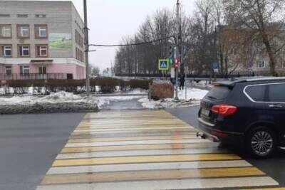 Новый светофор появился на улице Коммунальной в Пскове
