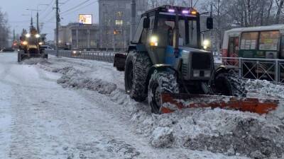 Снегоуборочный трактор задавил пенсионера возле вокзала в Казани