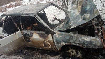 В Уфе случайный прохожий спас водителя из горящей машины