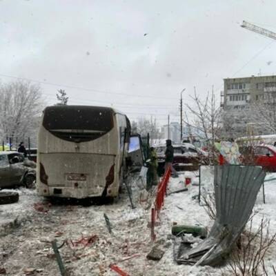 В Саратове автобус протаранил семь припаркованных автомобилей