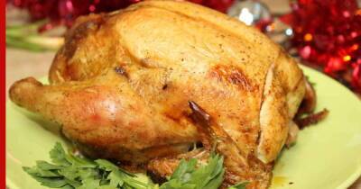 Новогодняя кухня: запеченная курица с начинкой