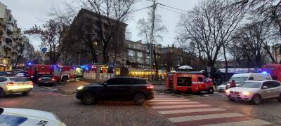 Центр Киеве утопает в черном дыму из-за серьезного пожара: кадры с места ЧП