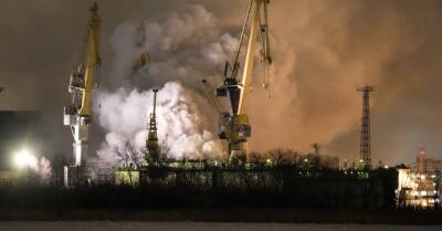 "Проворный" в огне: что сгорело на корвете в Санкт-Петербурге и для чего нужен этот корабль