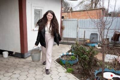 «Не знала, что можно столько заработать»: девушка-тиктокер разбогатела, переехав в деревню
