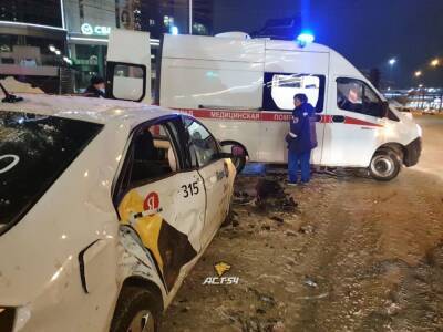 В Новосибирске в ДТП пострадали водитель «Яндекс.Такси» и его пассажир