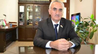 Файзова лишили полномочий в верхней палате парламента Таджикистана