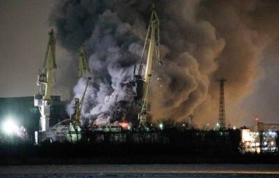 В Петербурге спустя более чем сутки полностью ликвидировали пожар на "Северной верфи"