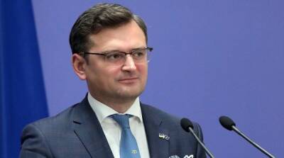 “Это грандиозно”: глава МИД Украины порадовался “ядерному варианту” санкций Запада против России